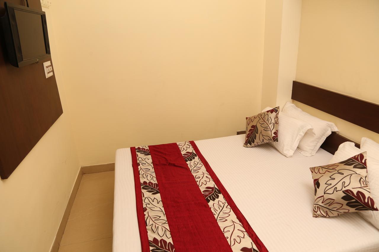 Hotel Heena Plaza Ābu Road Exterior photo